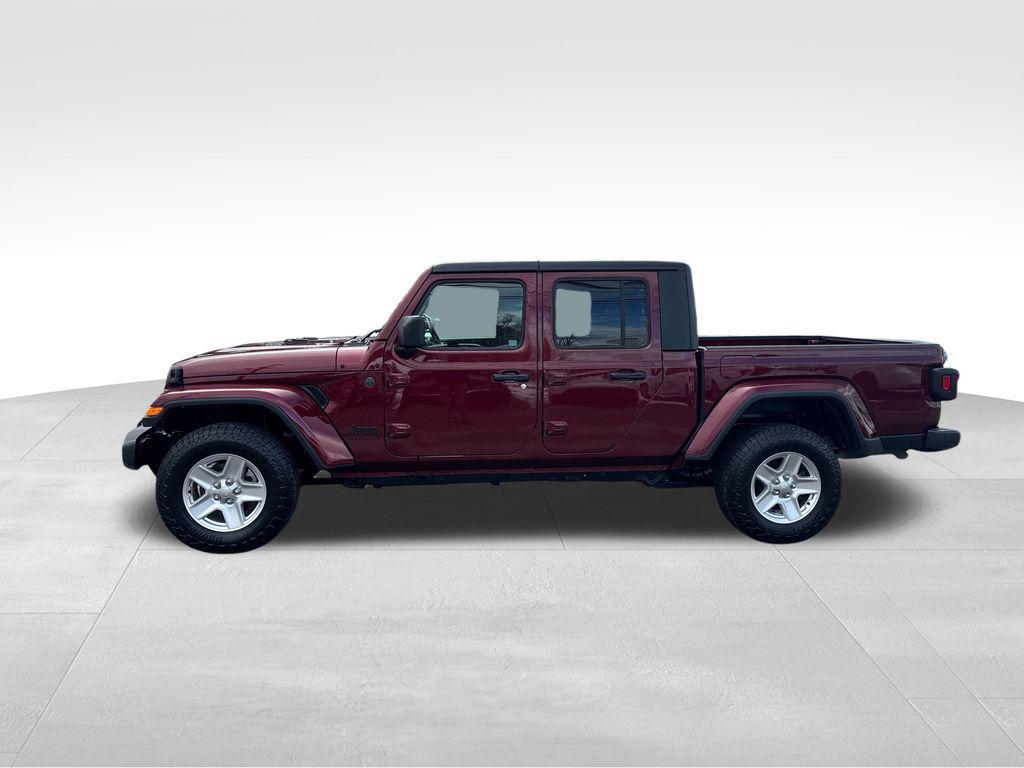 used 2022 Jeep Gladiator car, priced at $28,491
