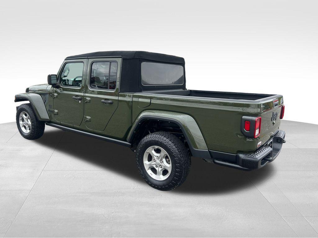 used 2021 Jeep Gladiator car, priced at $27,556