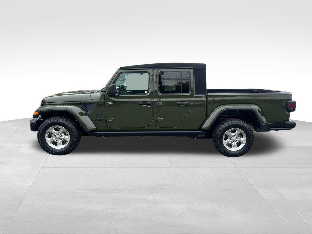 used 2021 Jeep Gladiator car, priced at $27,556