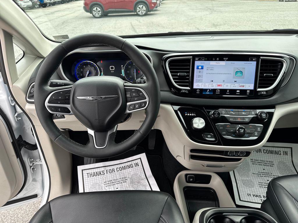 used 2024 Chrysler Pacifica car, priced at $25,229