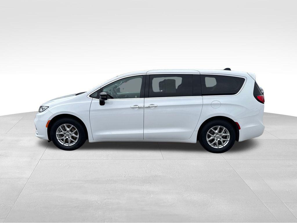 used 2024 Chrysler Pacifica car, priced at $25,229