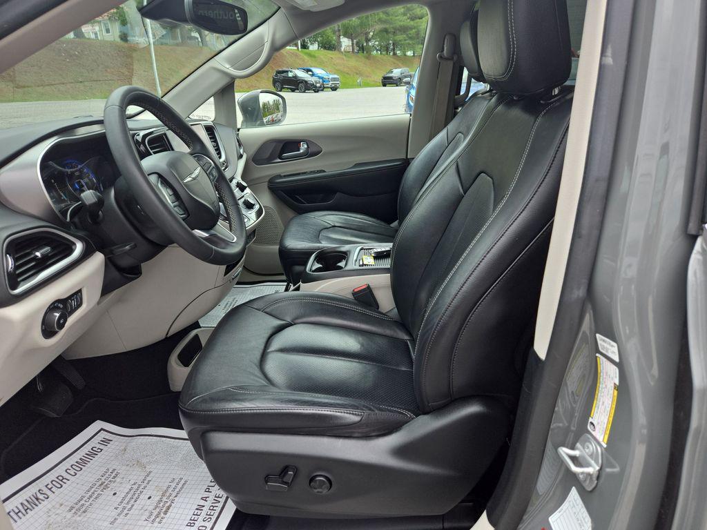 used 2022 Chrysler Pacifica car, priced at $24,704