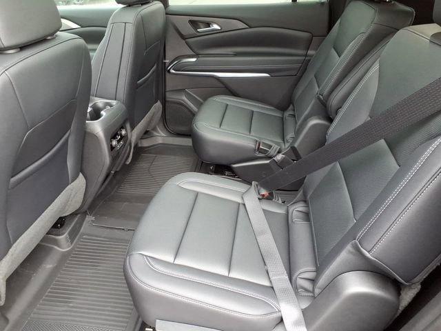 new 2026 Chevrolet Traverse car, priced at $44,115