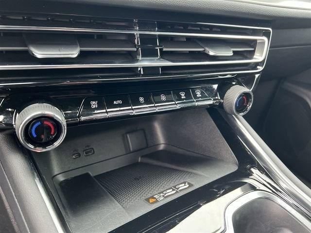 used 2025 Chevrolet Traverse car, priced at $36,595