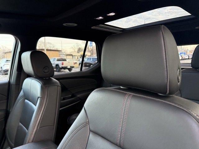 used 2023 Chevrolet Traverse car, priced at $32,924