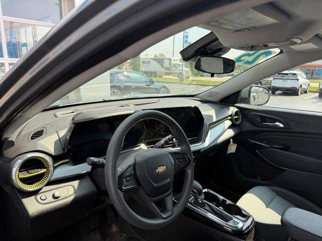 used 2025 Chevrolet Trax car