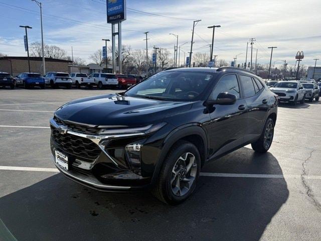 used 2025 Chevrolet Trax car, priced at $20,297