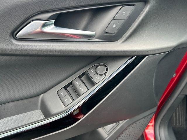 used 2025 Chevrolet Equinox car, priced at $27,018