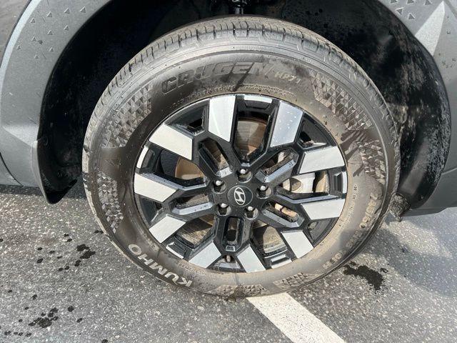 used 2025 Hyundai SANTA CRUZ car, priced at $28,667