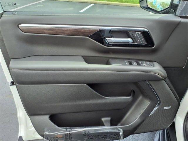 new 2025 Chevrolet Suburban car, priced at $79,631