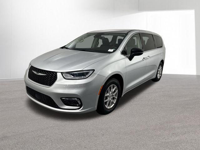 used 2024 Chrysler Pacifica car, priced at $17,961