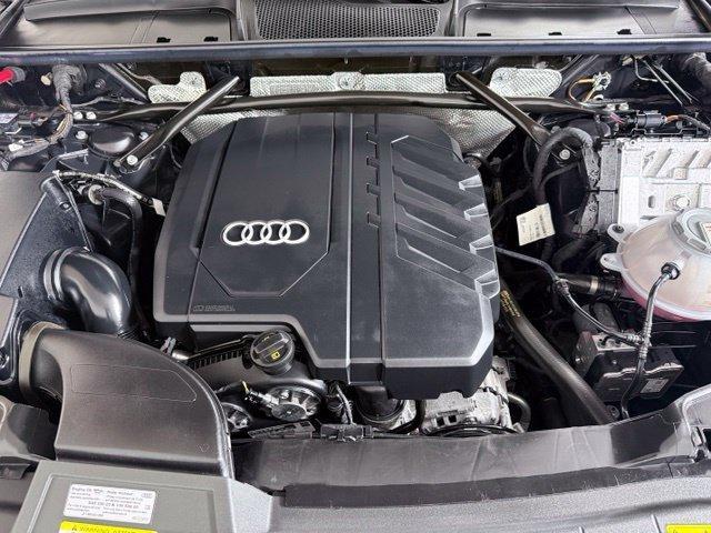 Audi Q5 view 26