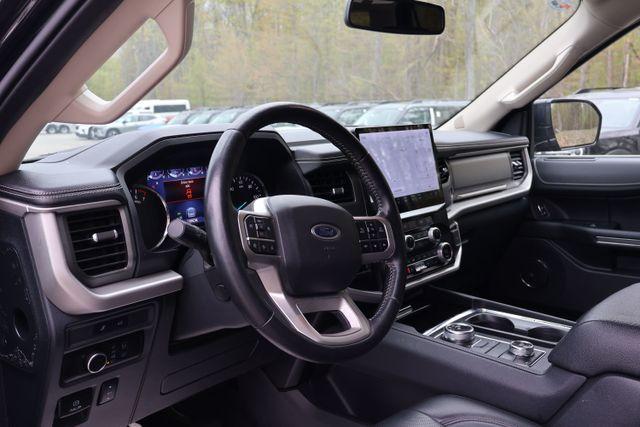 used 2024 Ford Expedition car, priced at $42,257