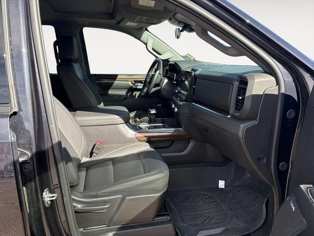 used 2025 GMC Sierra 1500 car, priced at $46,010