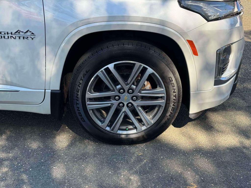 used 2024 Chevrolet Traverse Limited car, priced at $37,229