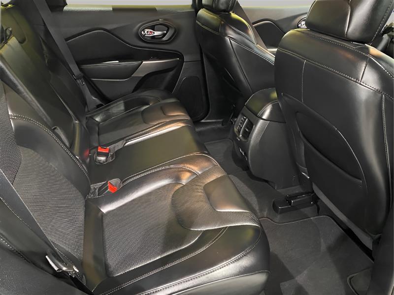 used 2021 Jeep Cherokee car, priced at $15,995