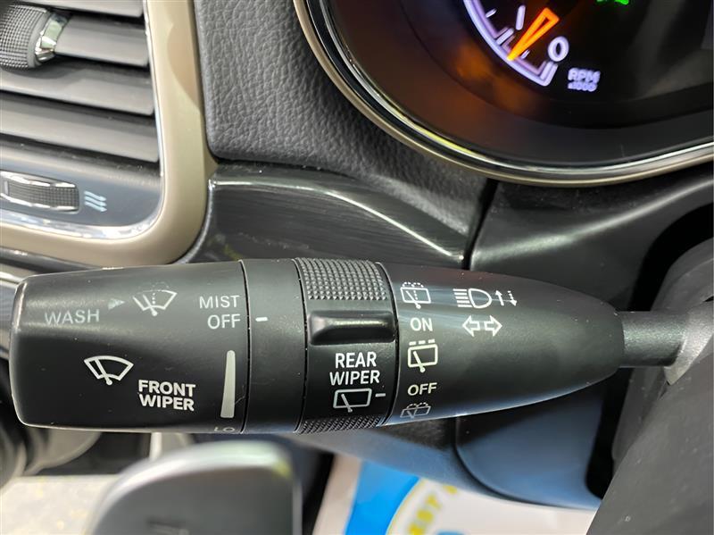 used 2017 Jeep Grand Cherokee car, priced at $15,495