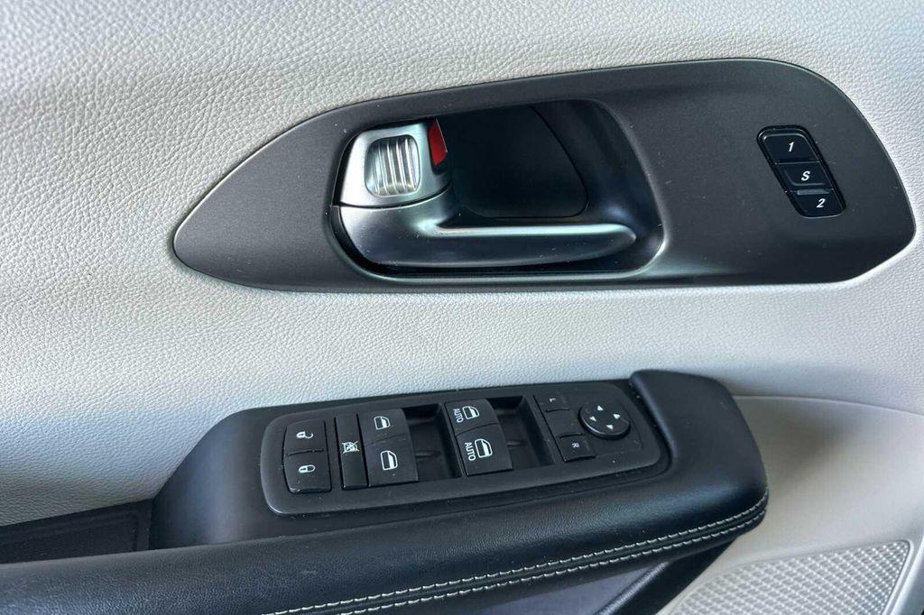 used 2022 Chrysler Pacifica car, priced at $23,000