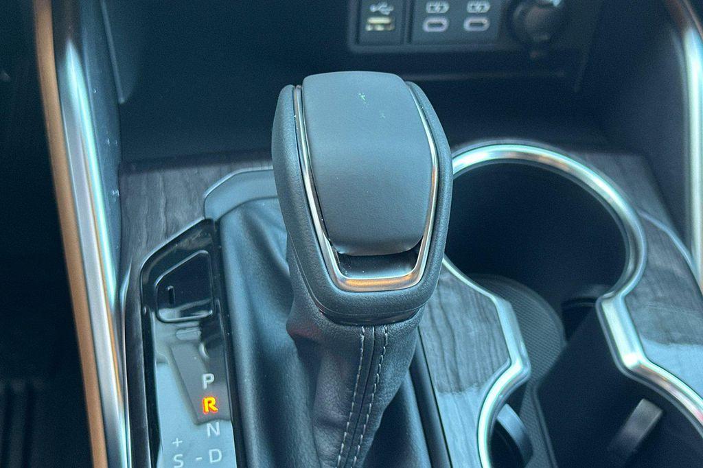 new 2026 Toyota Highlander Hybrid car, priced at $57,373