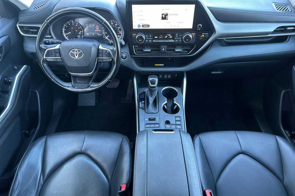 used 2023 Toyota Highlander car, priced at $33,000