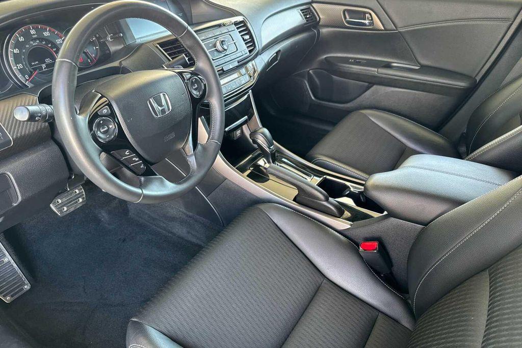 2017 White Orchid Pearl Honda Accord
