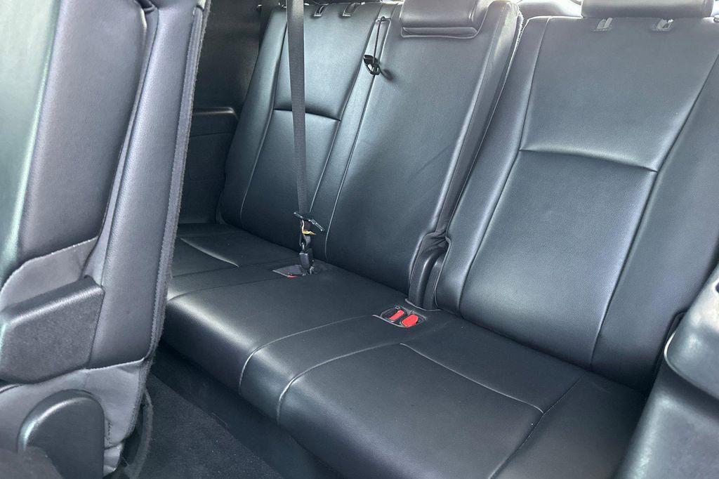 used 2022 Toyota Highlander car, priced at $34,000