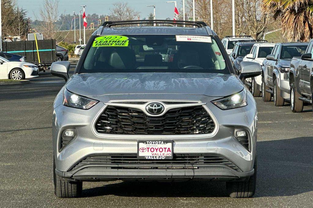 used 2022 Toyota Highlander car, priced at $34,000