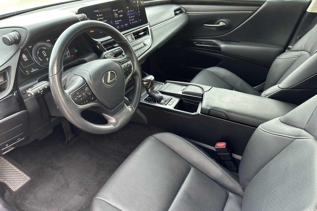 used 2022 Lexus ES 300h car, priced at $35,000
