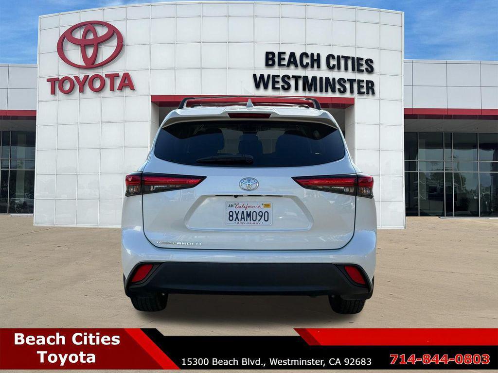 used 2021 Toyota Highlander car, priced at $25,924