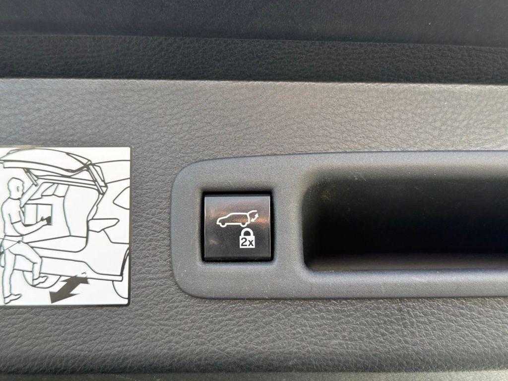 used 2022 Toyota Sienna car, priced at $38,598