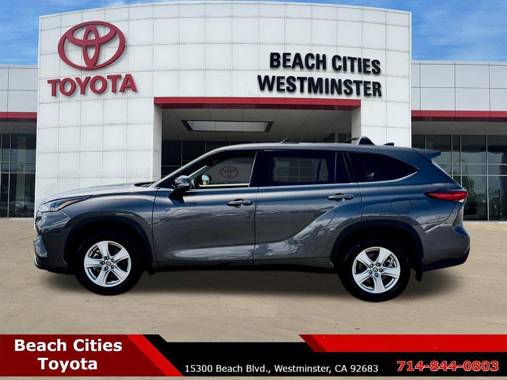used 2022 Toyota Highlander car, priced at $27,810
