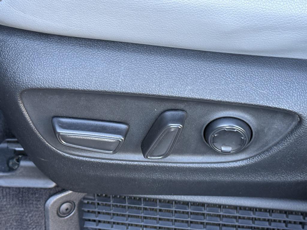 used 2023 Toyota Sienna car, priced at $45,116