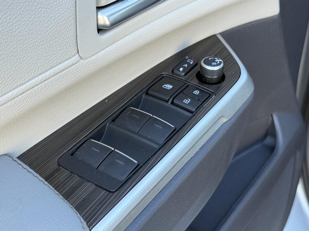 used 2023 Toyota Sienna car, priced at $45,116