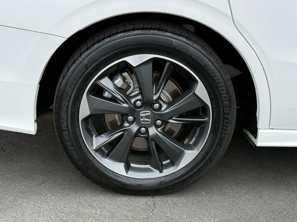 used 2024 Honda Odyssey car, priced at $43,517