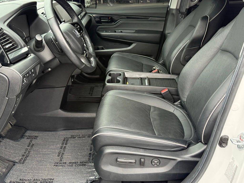 used 2024 Honda Odyssey car, priced at $43,517