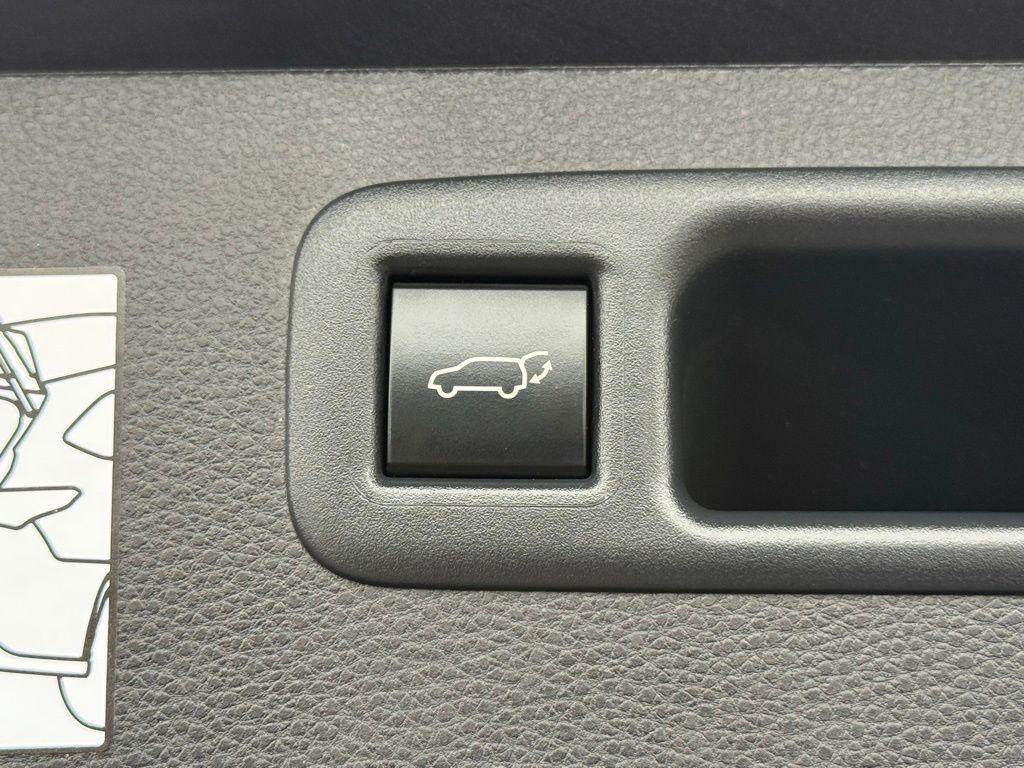 used 2024 Toyota Highlander car, priced at $37,685