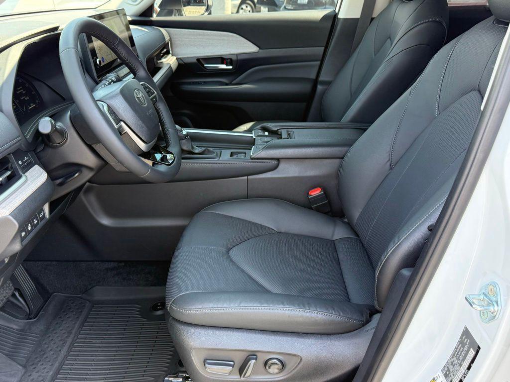 used 2025 Toyota Grand Highlander car, priced at $58,381