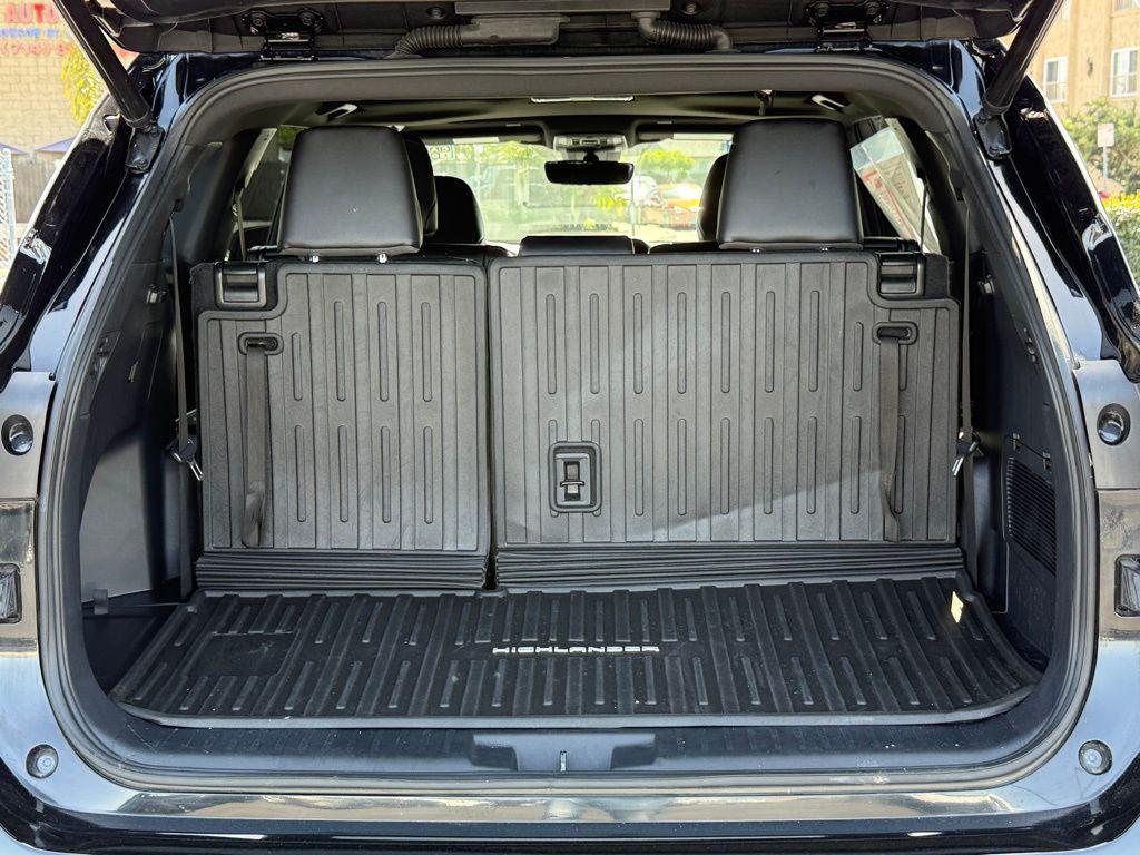 used 2023 Toyota Highlander car, priced at $40,524