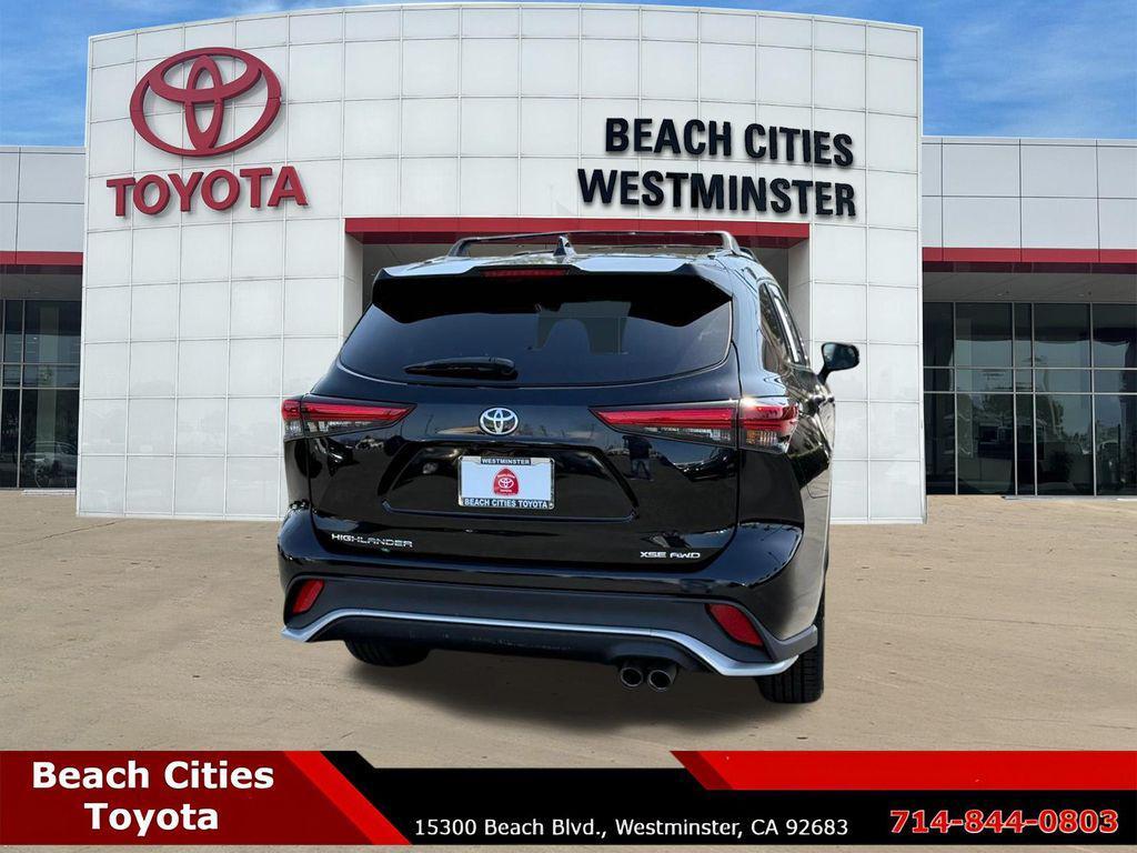 used 2023 Toyota Highlander car, priced at $40,524