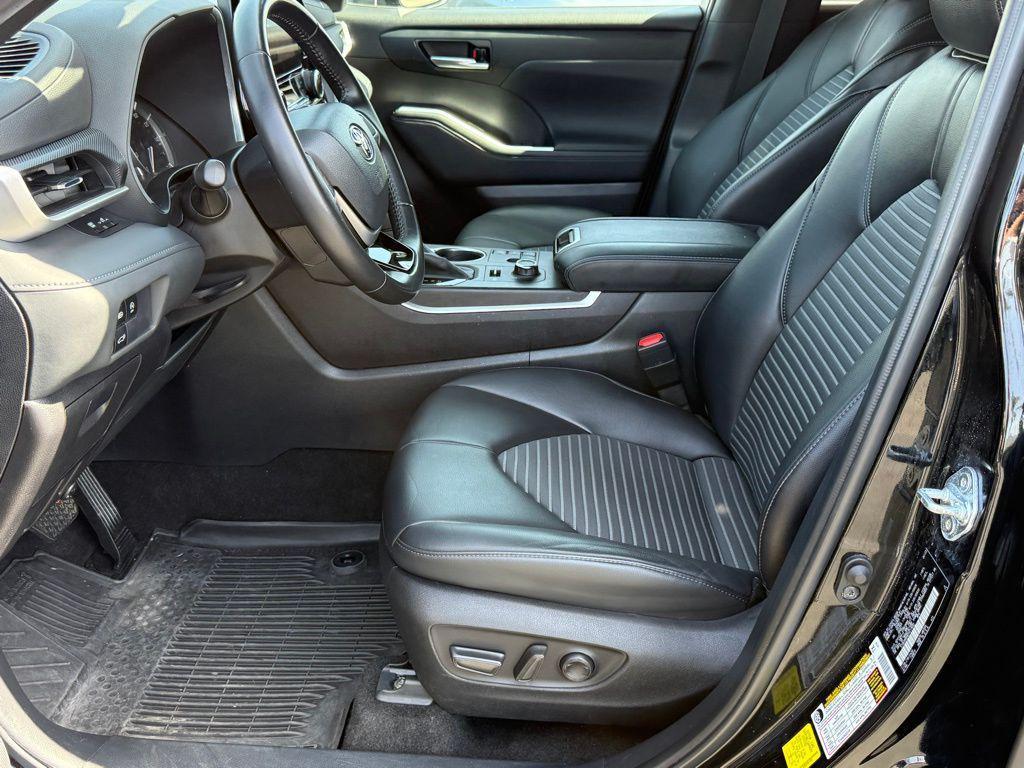 used 2023 Toyota Highlander car, priced at $40,524