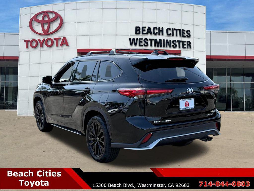 used 2023 Toyota Highlander car, priced at $40,524