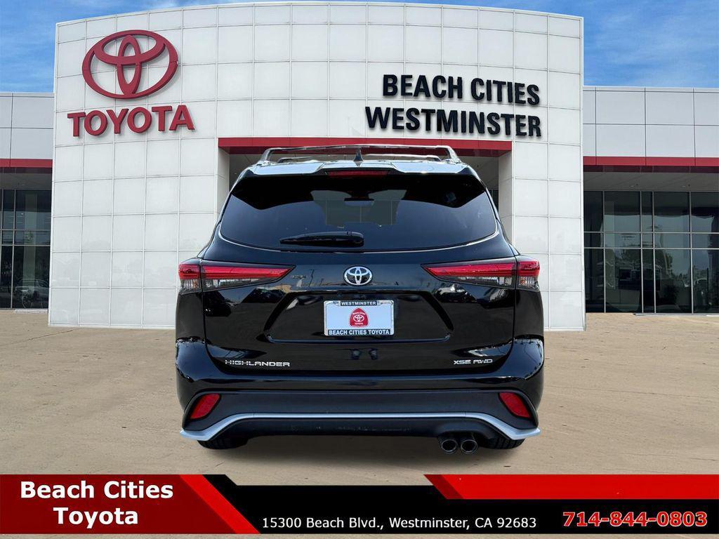 used 2023 Toyota Highlander car, priced at $40,524