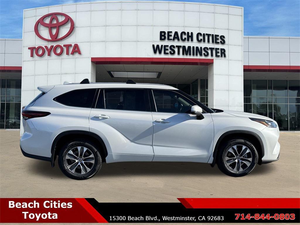 used 2024 Toyota Highlander car, priced at $36,807