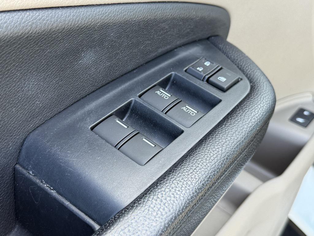 used 2022 Honda Pilot car, priced at $21,929