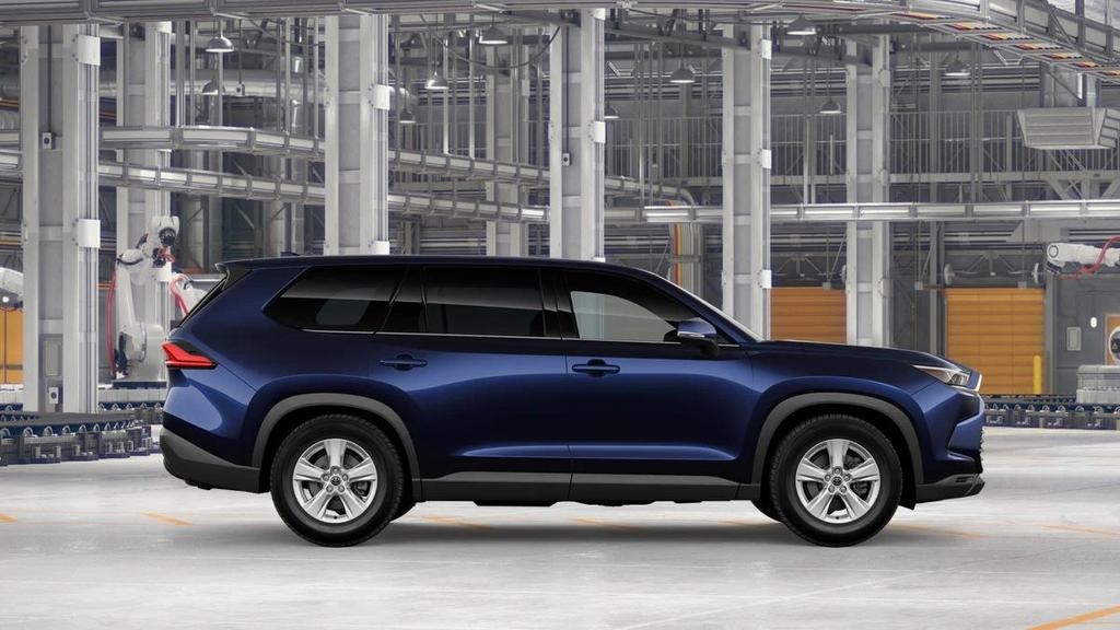 new 2026 Toyota Highlander Hybrid car, priced at $46,645