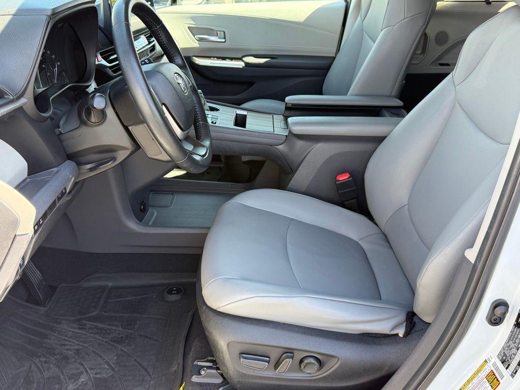 used 2022 Toyota Sienna car, priced at $39,134