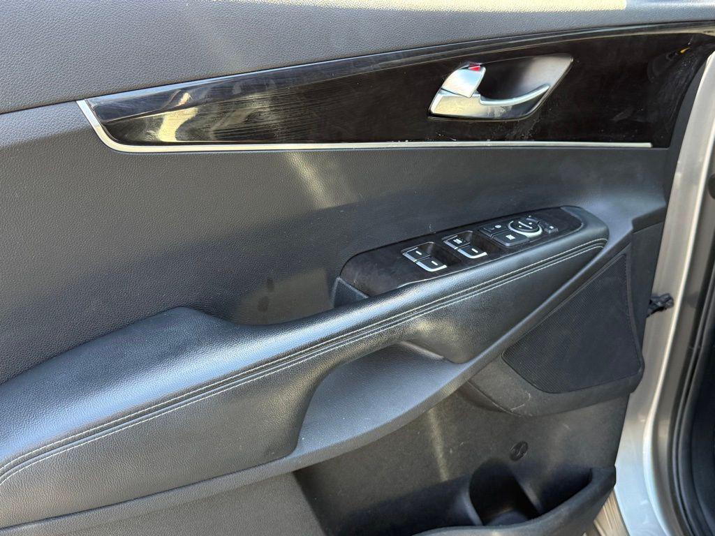 used 2018 Kia Sorento car, priced at $12,018