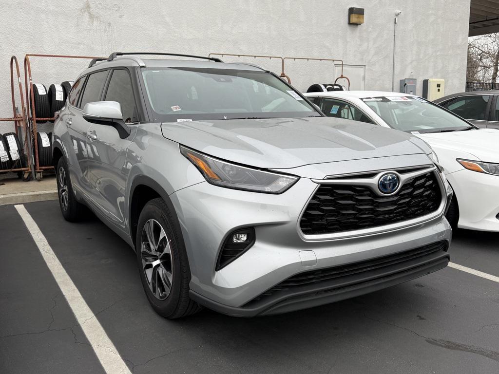 used 2022 Toyota Highlander Hybrid car, priced at $38,785