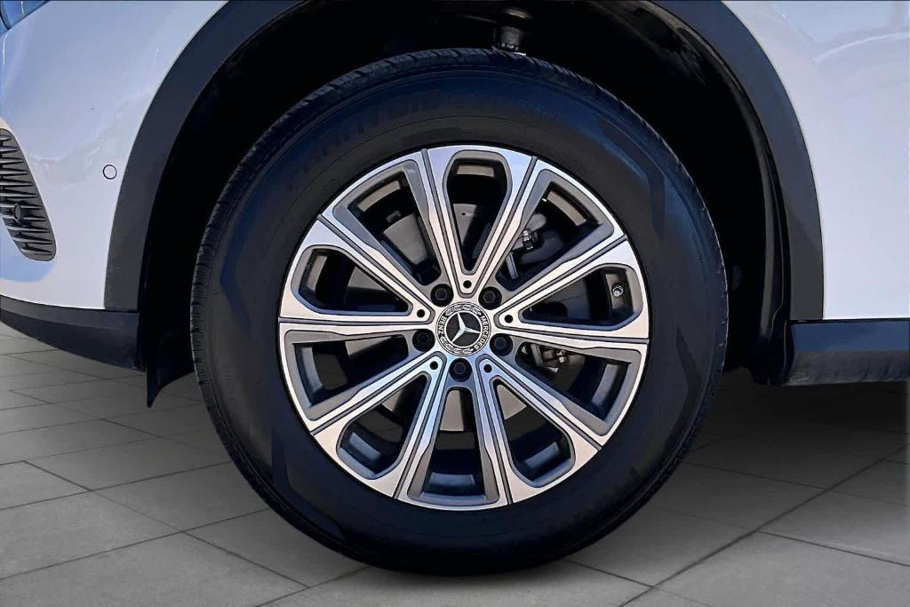 used 2024 Mercedes-Benz GLC 300 car, priced at $30,938