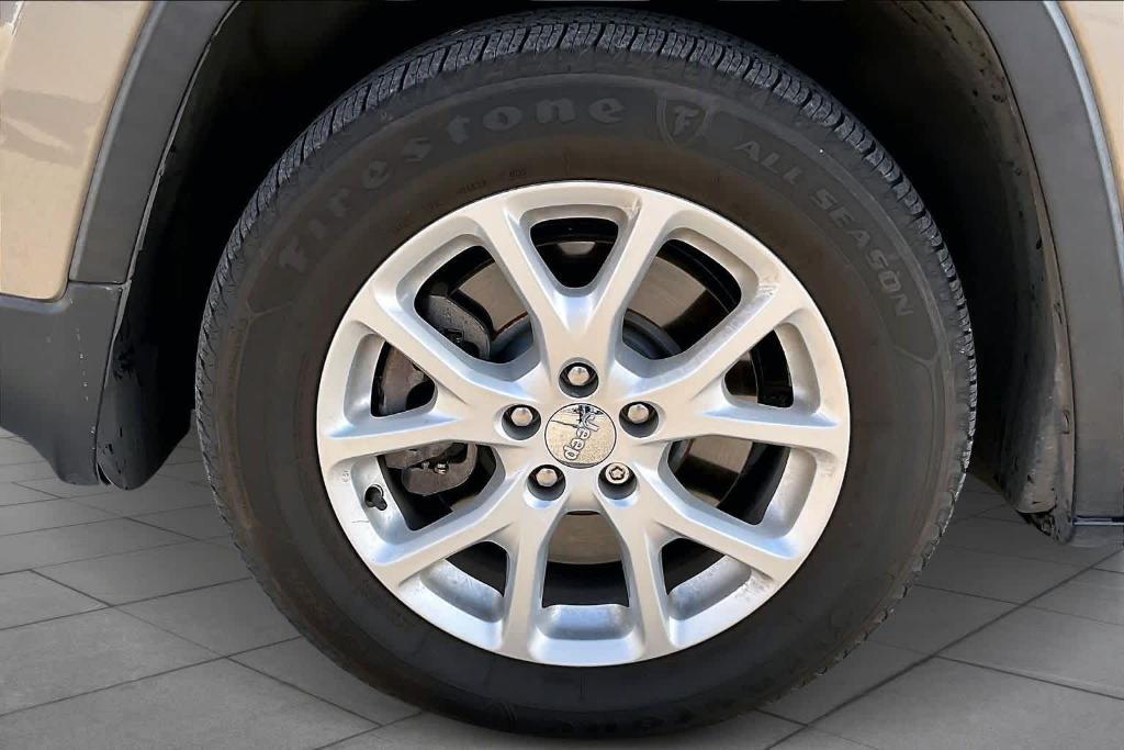 used 2018 Jeep Cherokee car, priced at $14,579